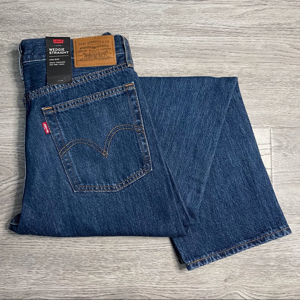 Levi’s Wedgie Straight Jeans